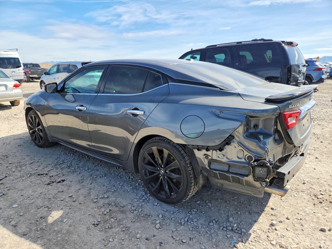 2017 NISSAN MAXIMA photo 4