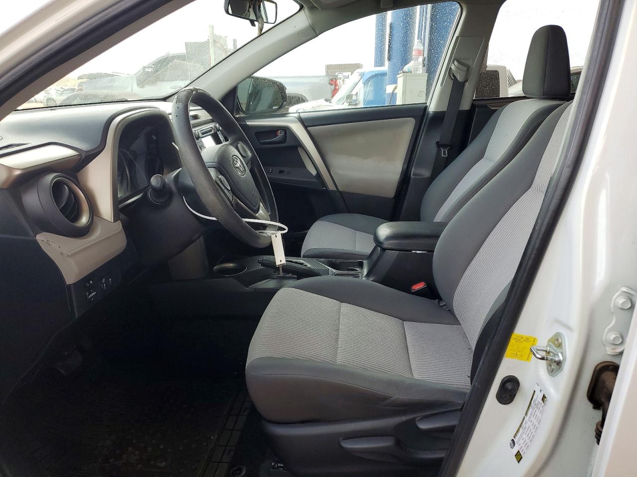 2015 TOYOTA RAV4 LE photo 19