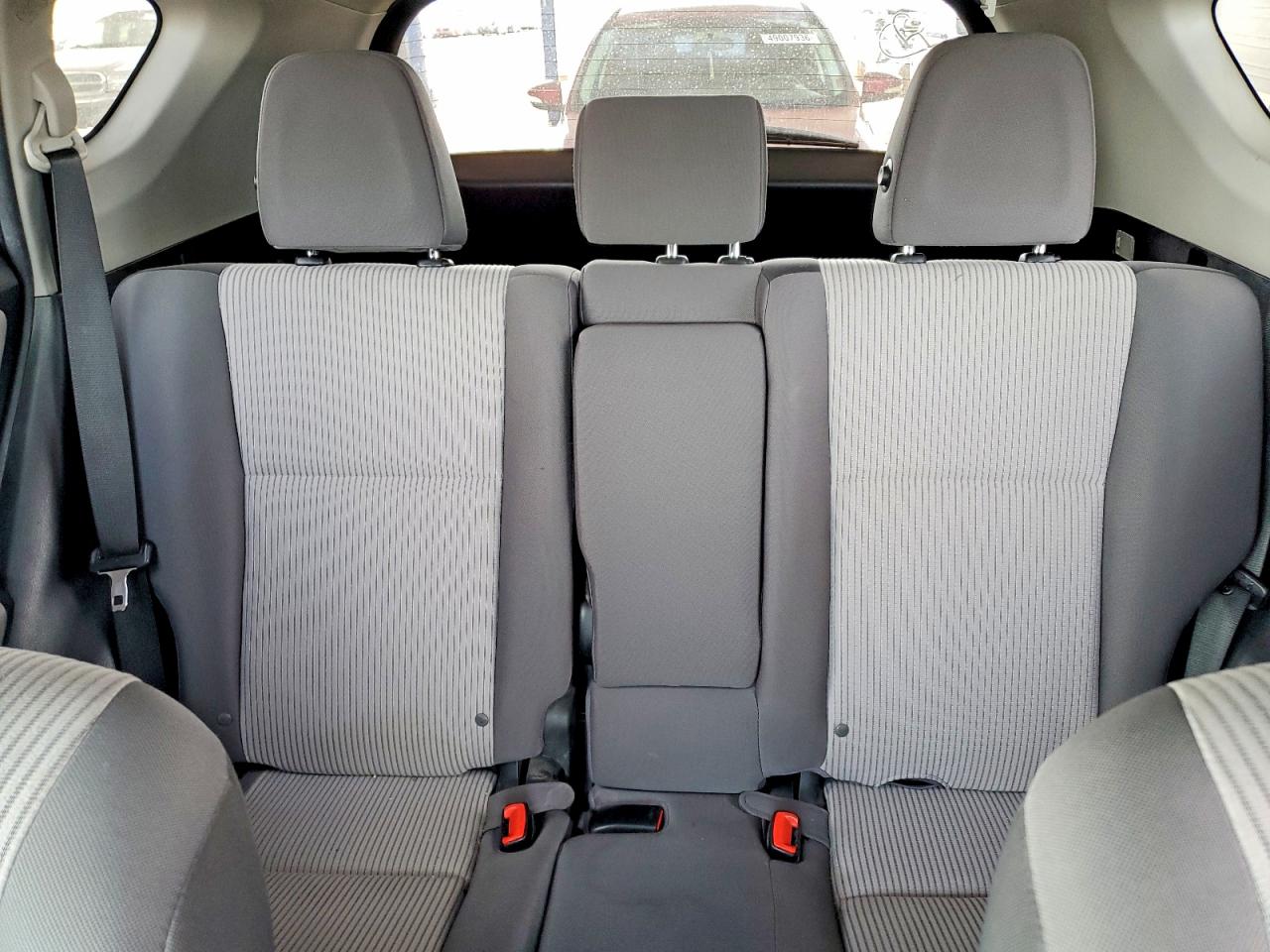 2015 TOYOTA RAV4 LE photo 28