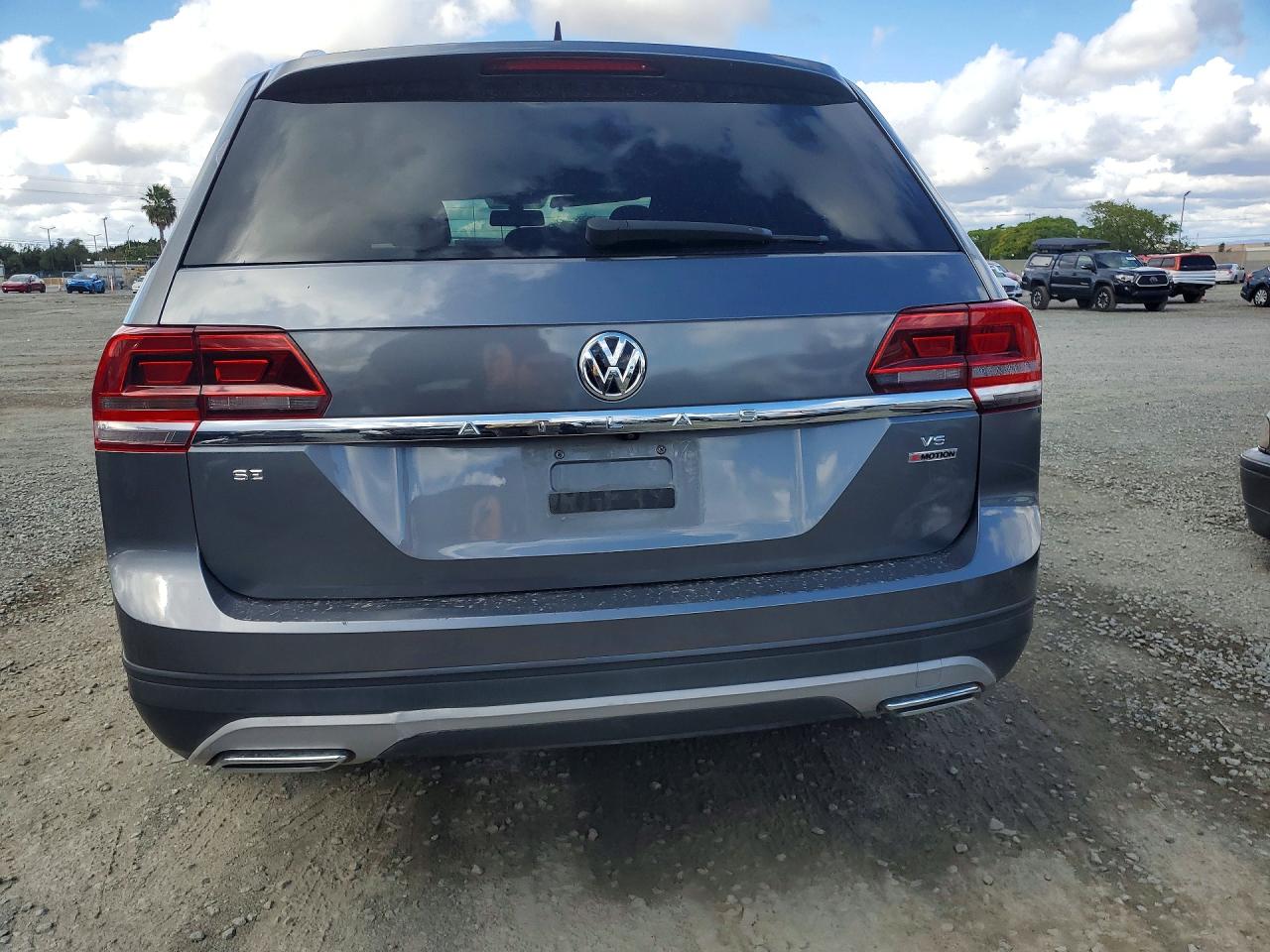 2018 VOLKSWAGEN ATLAS SE photo 11