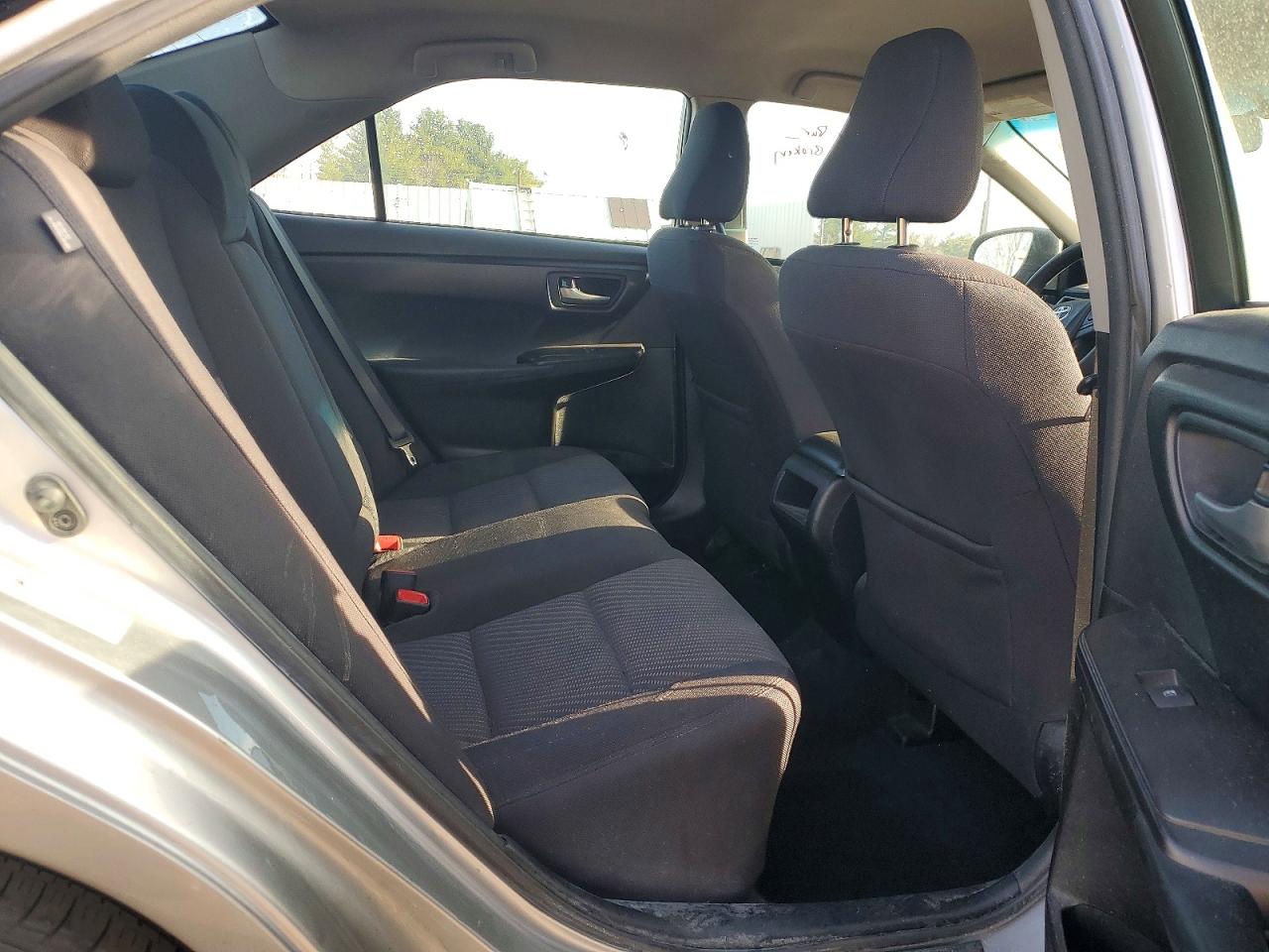 2017 TOYOTA CAMRY LE photo 28