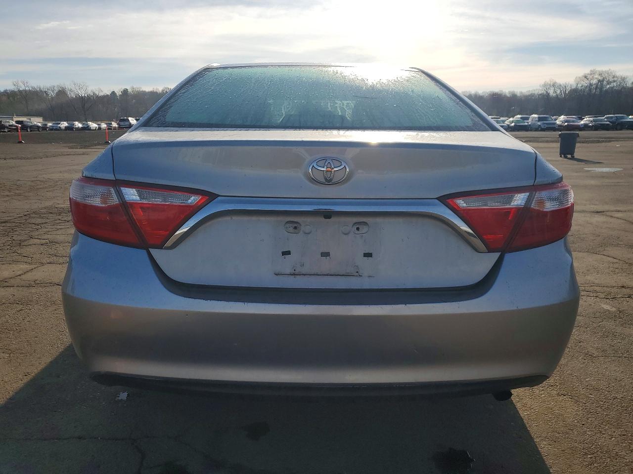 2017 TOYOTA CAMRY LE photo 16