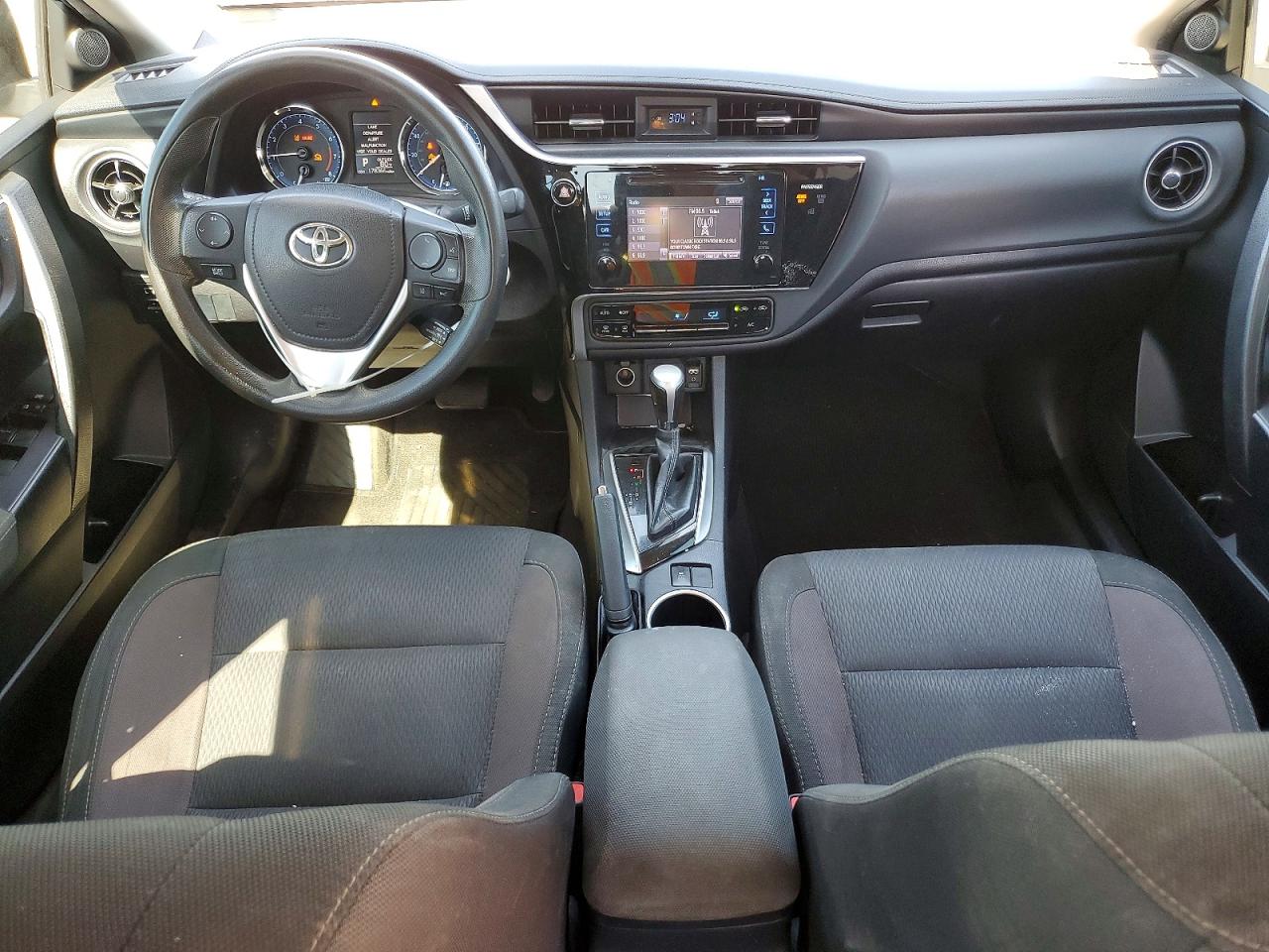 2017 TOYOTA COROLLA LE photo 15