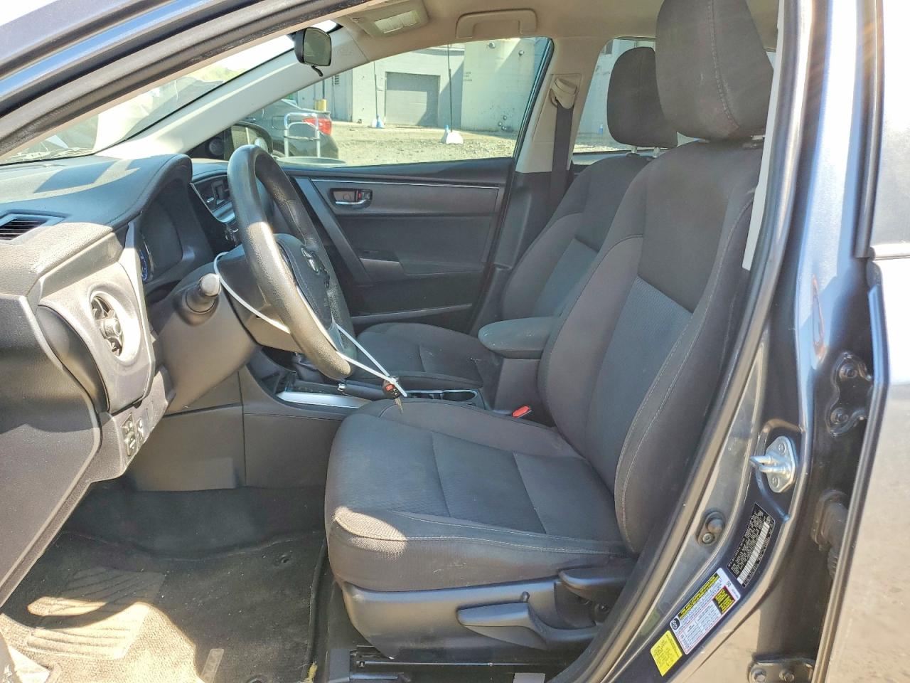 2017 TOYOTA COROLLA LE photo 13