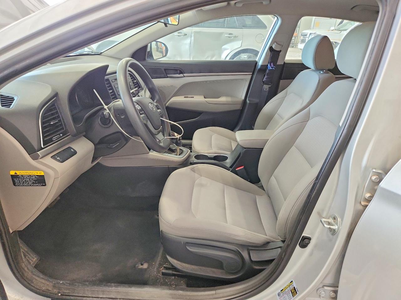 2017 HYUNDAI ELANTRA SE photo 13