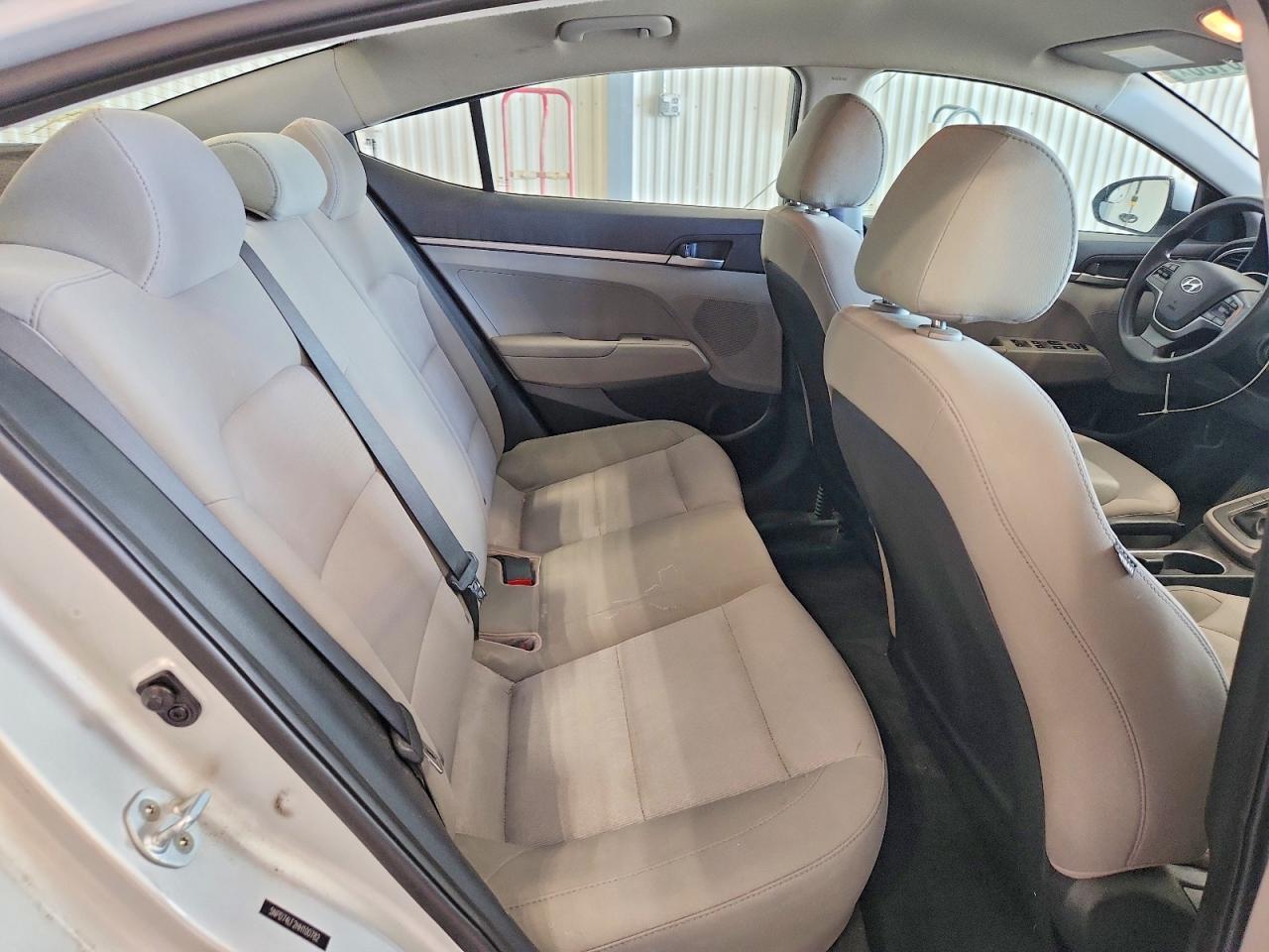 2017 HYUNDAI ELANTRA SE photo 19