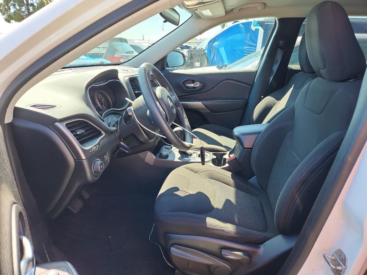 2019 JEEP CHEROKEE LATITUDE photo 13