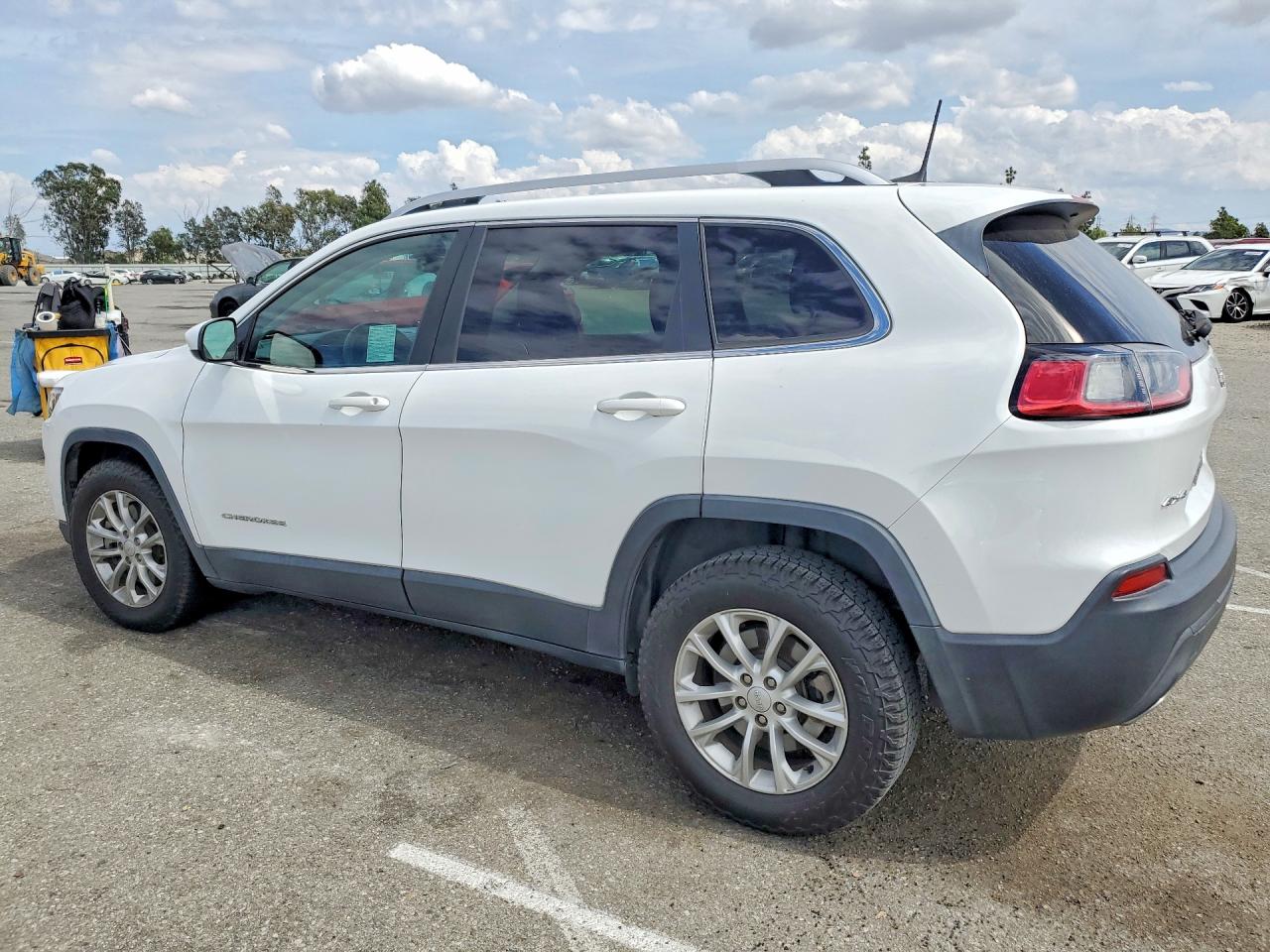 2019 JEEP CHEROKEE LATITUDE photo 3