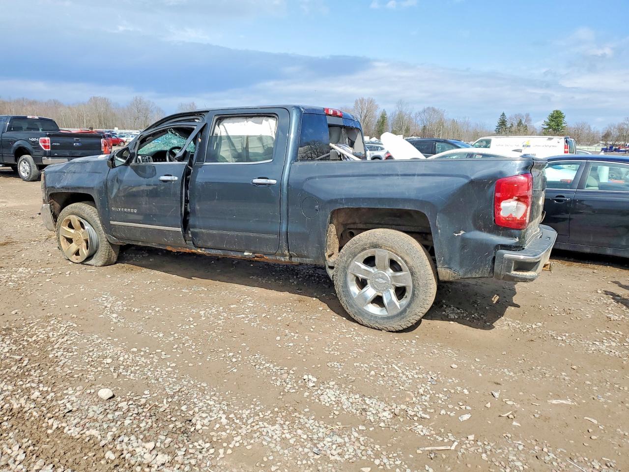 2018 CHEVROLET SILVERADO K1500 LTZ photo 3