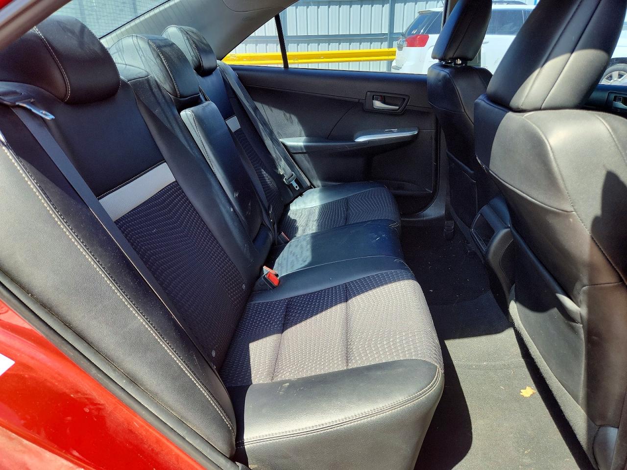 2012 TOYOTA CAMRY photo 19