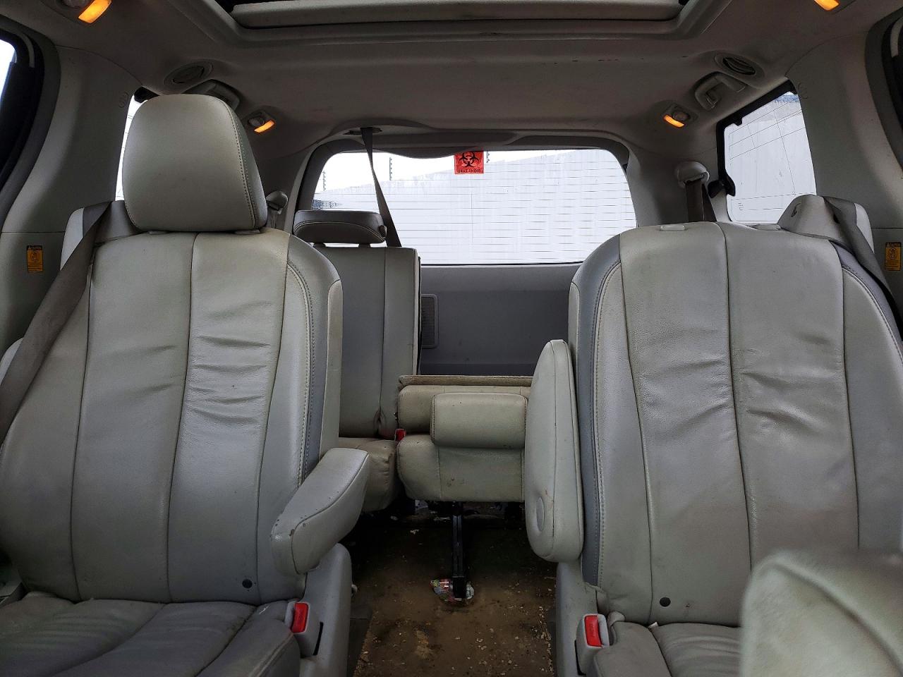 2013 TOYOTA SIENNA LIMITED 7-PASSENGER photo 19