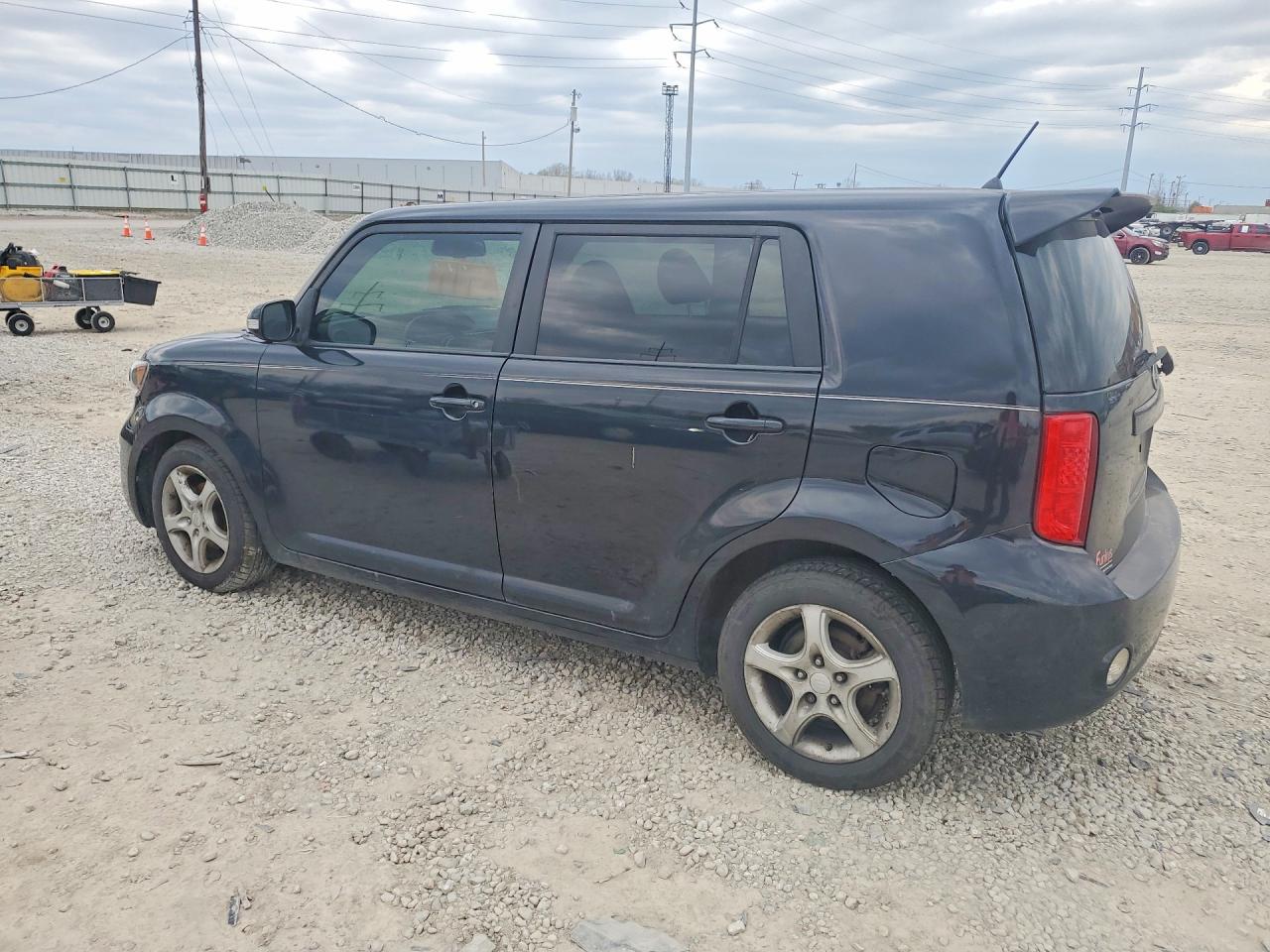 2008 TOYOTA SCION XB photo 2