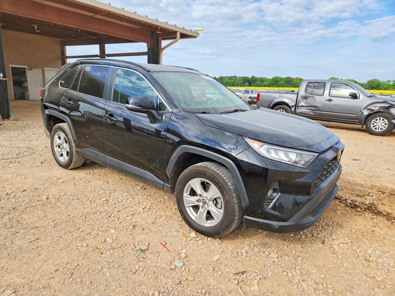 2021 TOYOTA RAV4 XLE photo 7