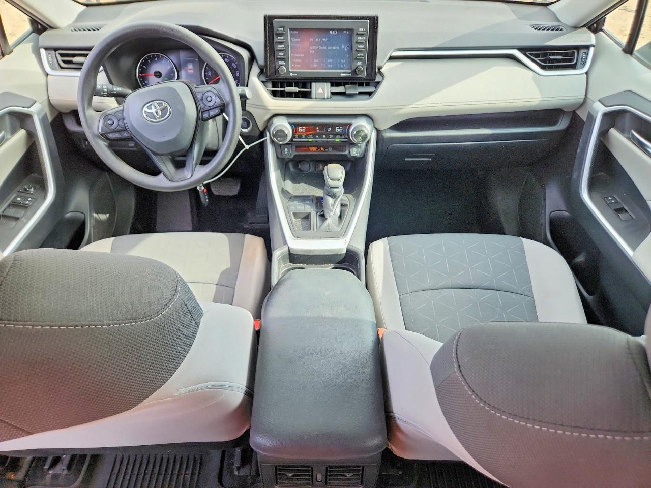 2021 TOYOTA RAV4 XLE photo 15
