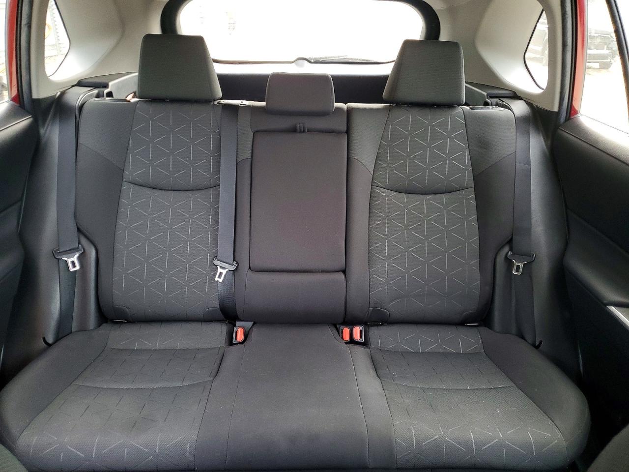 2021 TOYOTA RAV4 XLE photo 19
