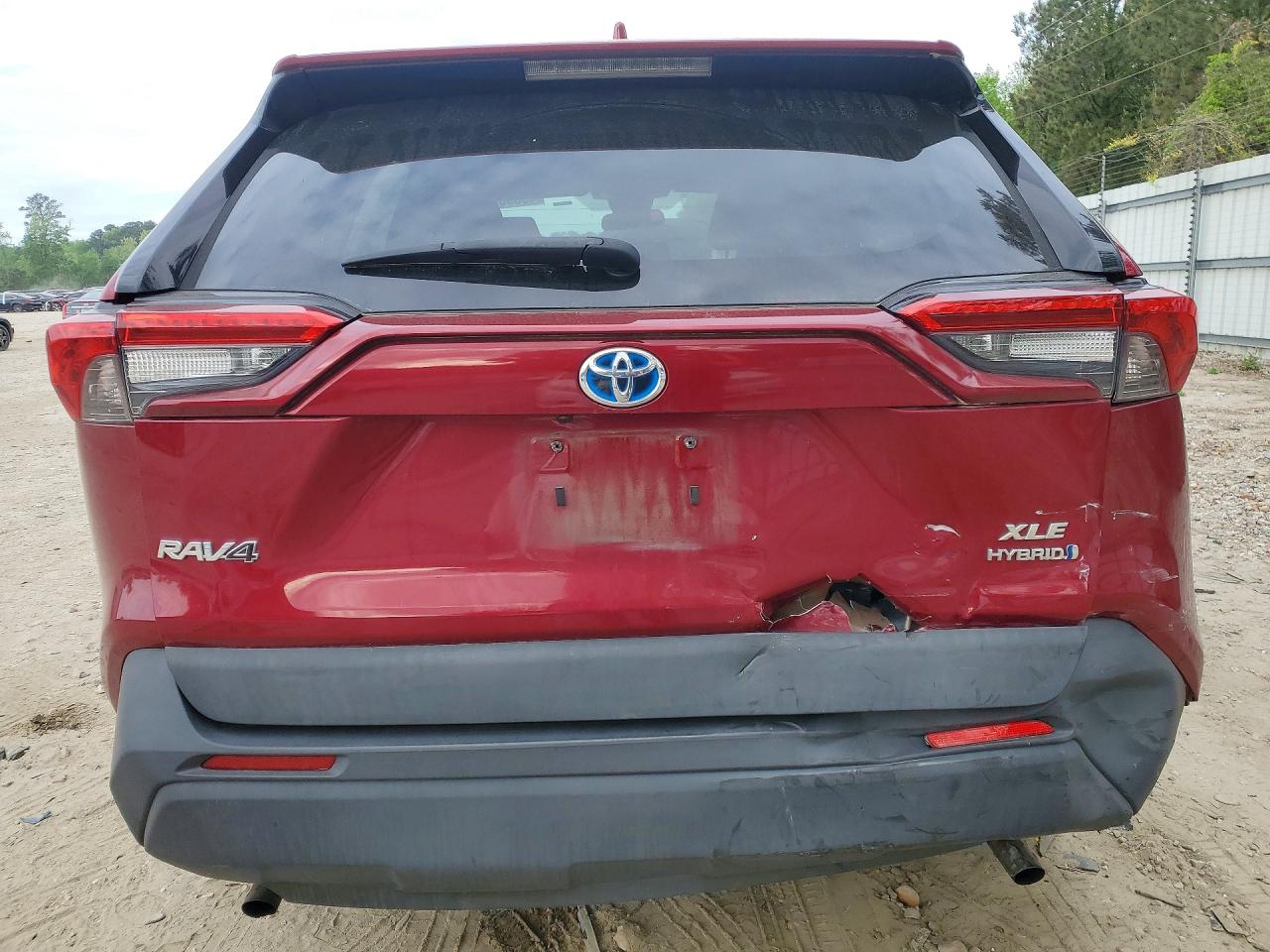 2021 TOYOTA RAV4 XLE photo 11