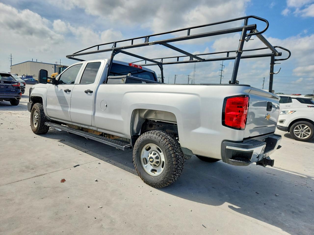2015 CHEVROLET SILVERADO K2500 HEAVY DUTY photo 4