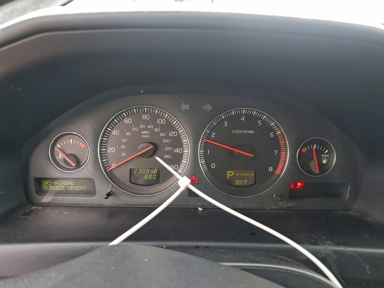 2004 VOLVO XC70 photo 25