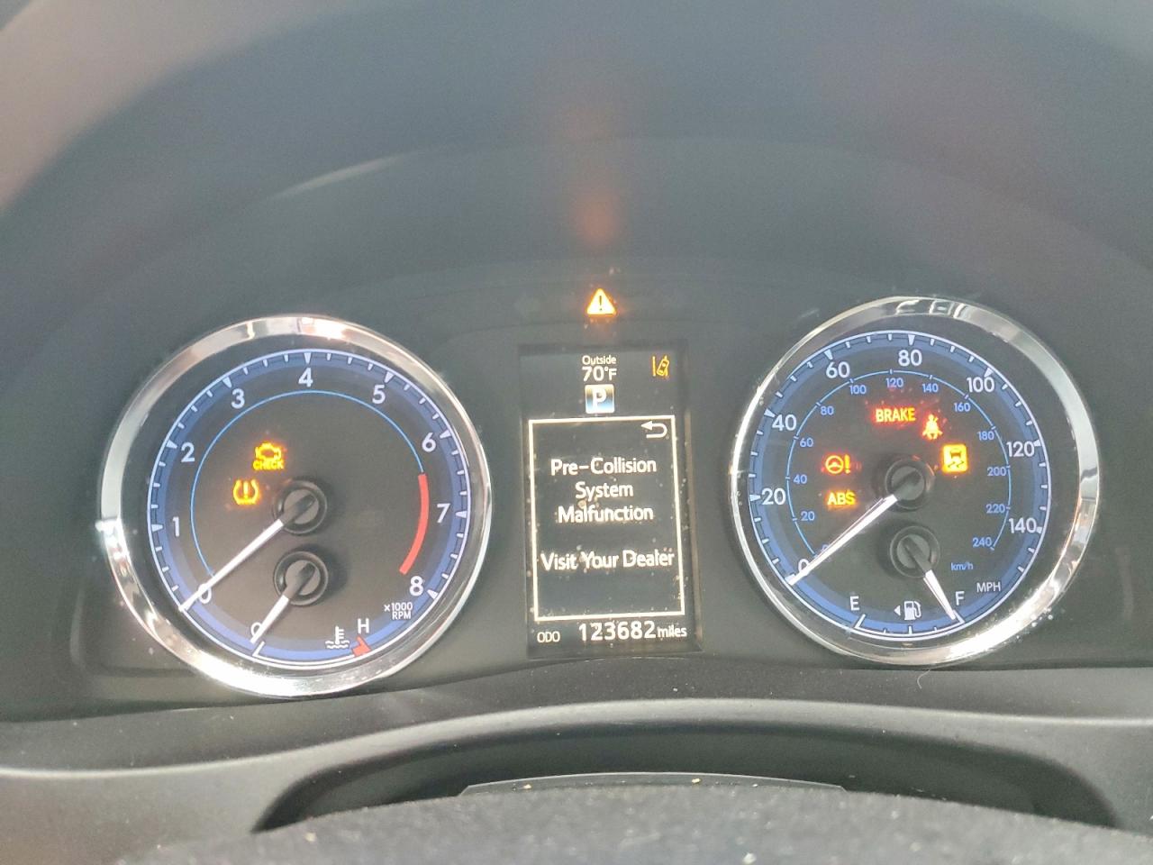 2018 TOYOTA COROLLA SE photo 25