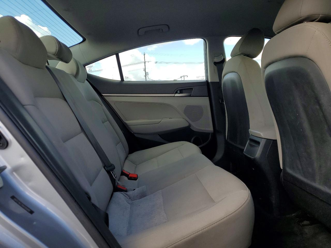 2017 HYUNDAI ELANTRA SE photo 28