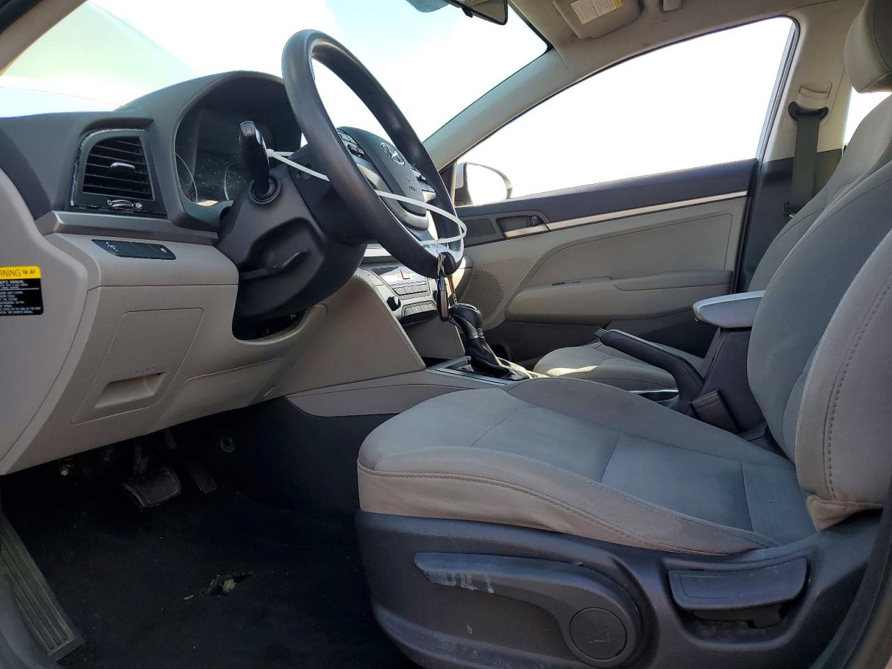 2017 HYUNDAI ELANTRA SE photo 19