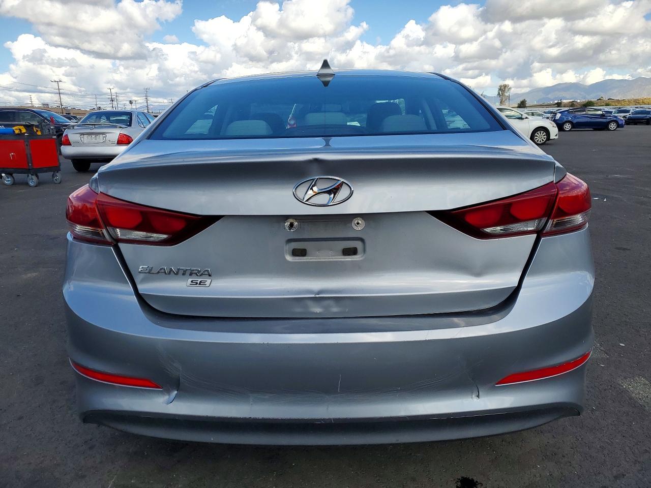 2017 HYUNDAI ELANTRA SE photo 16