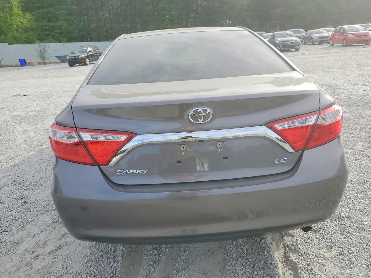2017 TOYOTA CAMRY LE photo 11