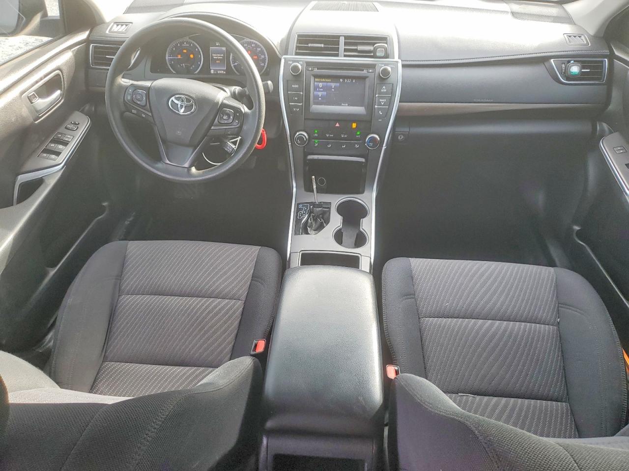 2017 TOYOTA CAMRY LE photo 15