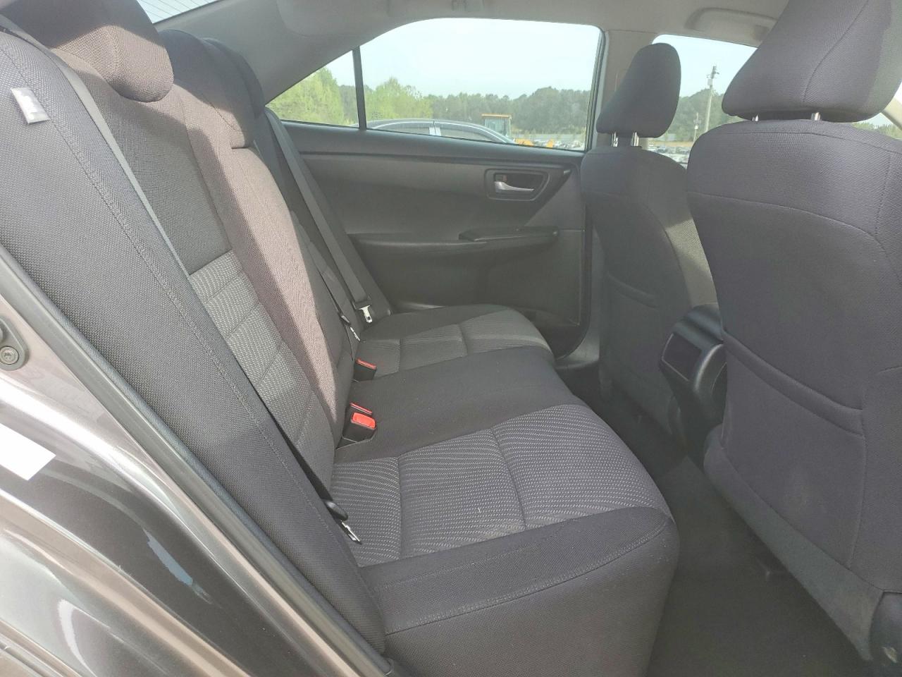 2017 TOYOTA CAMRY LE photo 19