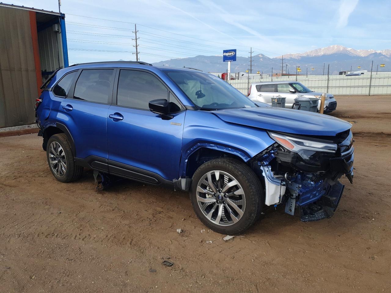 2025 SUBARU FORESTER TOURING photo 4
