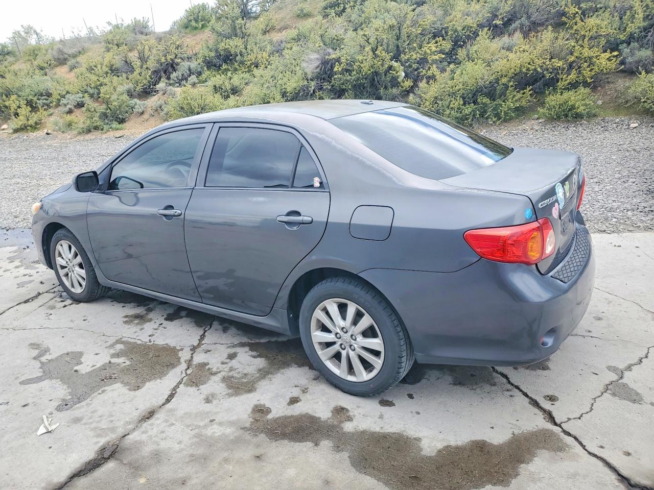 2009 TOYOTA COROLLA LE photo 2