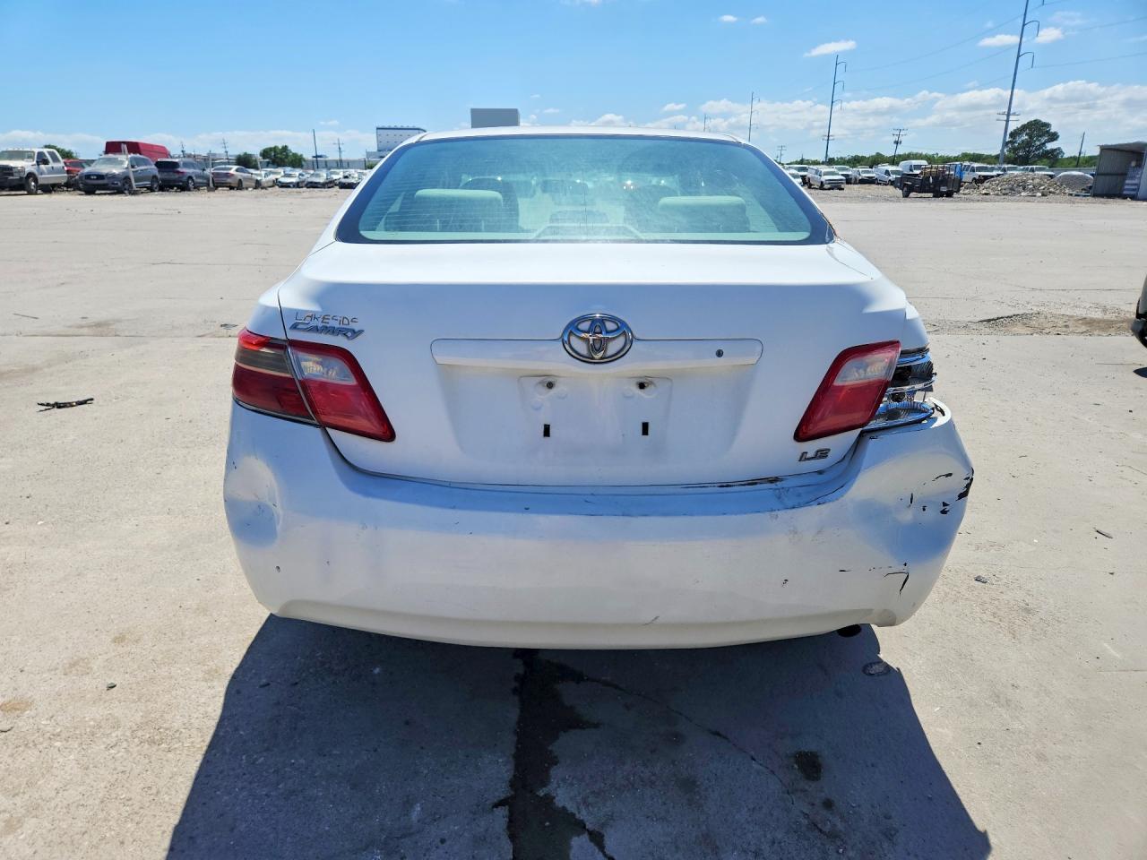 2009 TOYOTA CAMRY LE photo 11