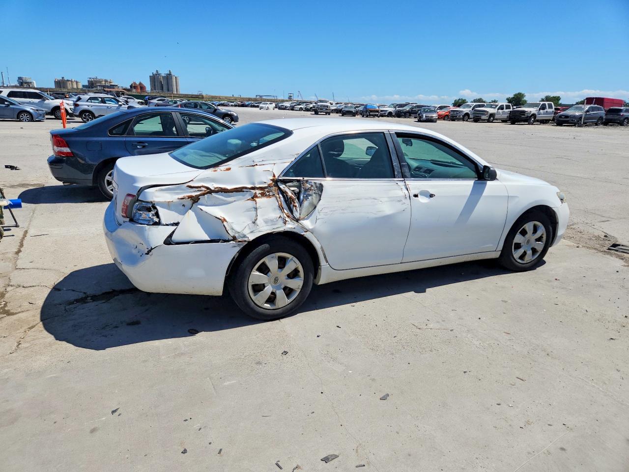 2009 TOYOTA CAMRY LE photo 5