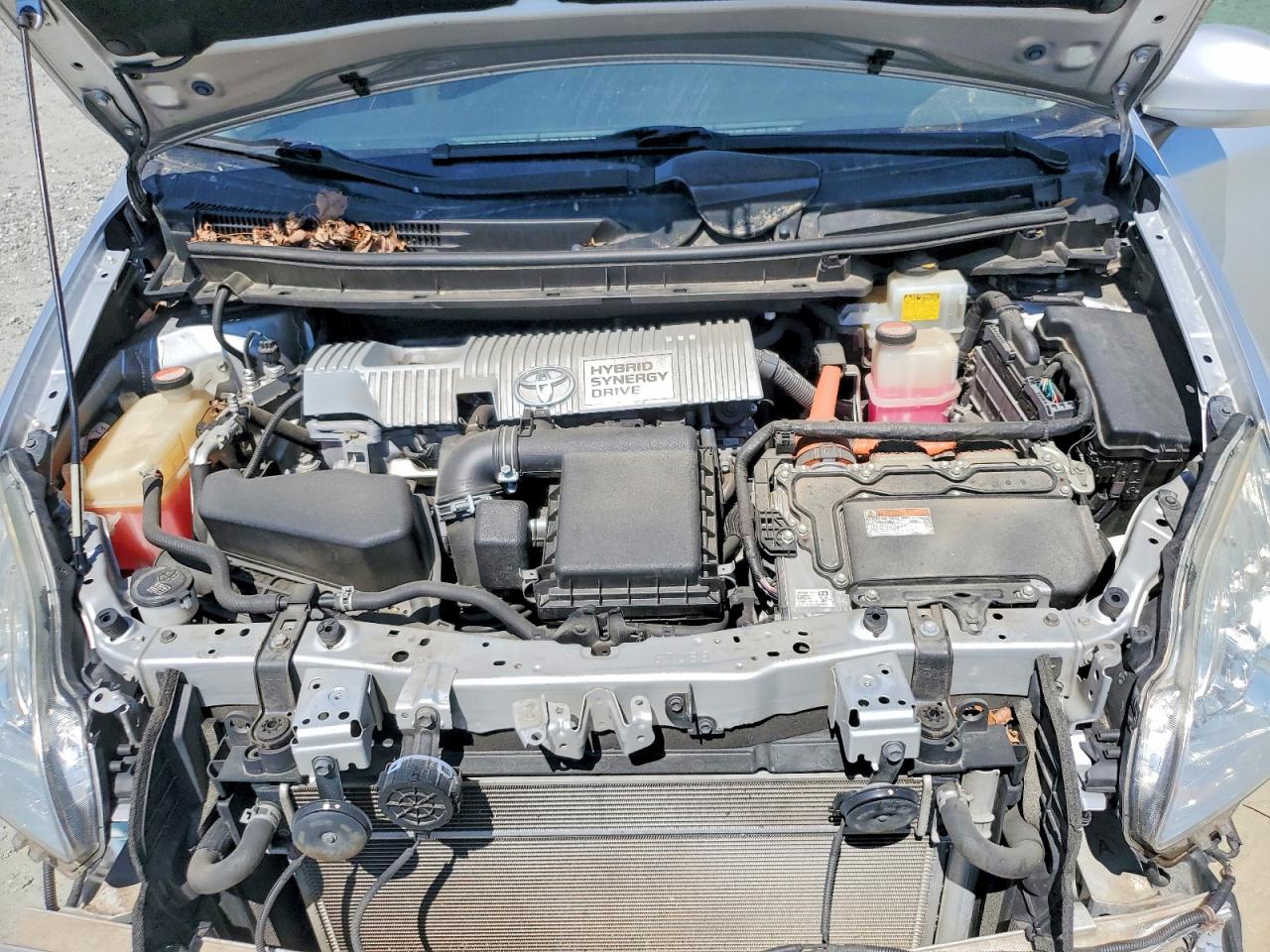 2015 TOYOTA PRIUS TWO photo 21