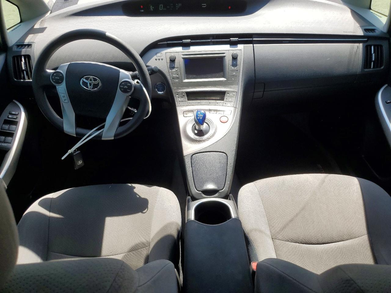 2015 TOYOTA PRIUS TWO photo 15