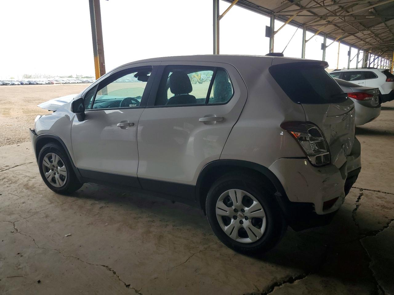 2019 CHEVROLET TRAX LS photo 3