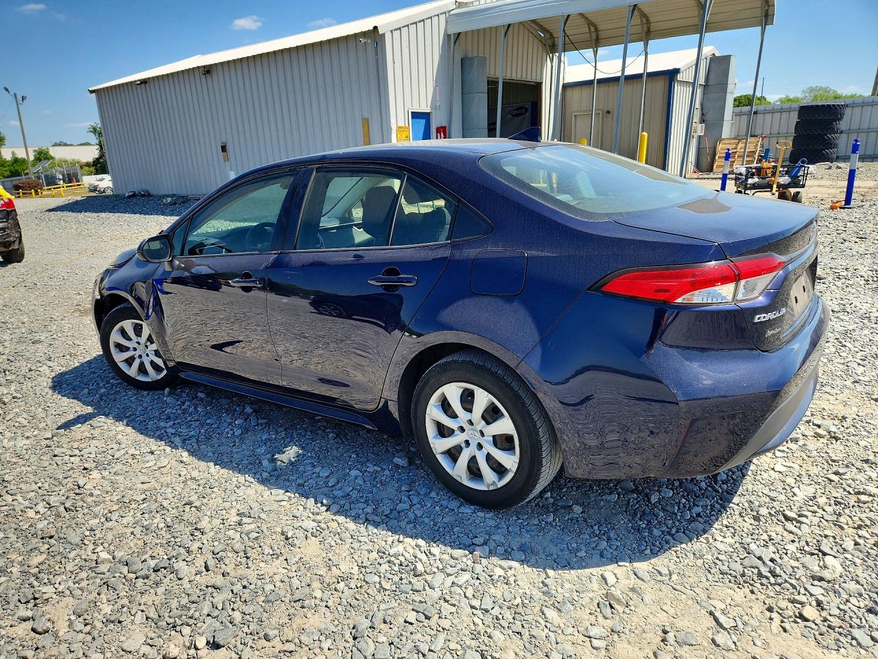 2020 TOYOTA COROLLA LE photo 3