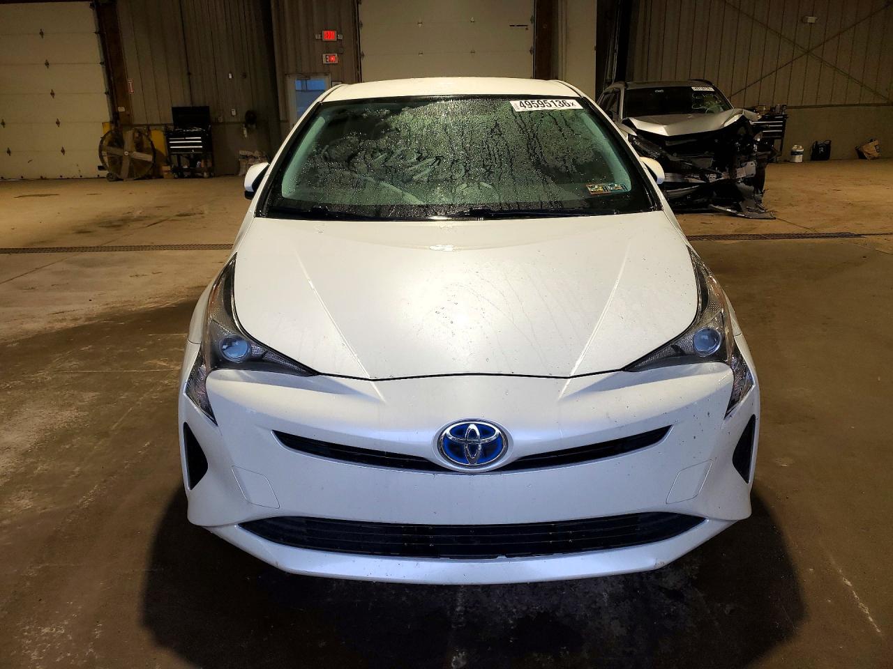 2016 TOYOTA PRIUS TWO photo 9