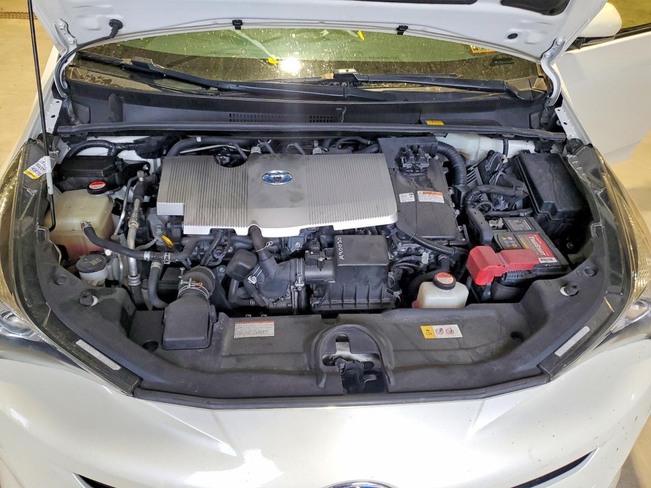 2016 TOYOTA PRIUS TWO photo 21