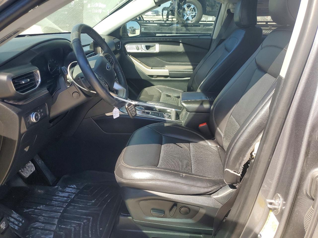 2021 FORD EXPLORER photo 7