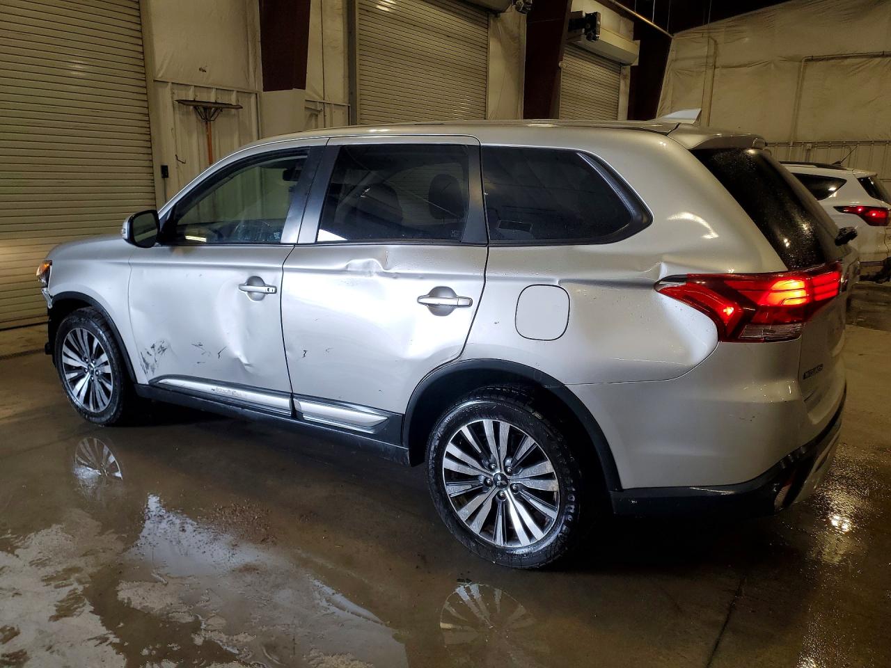 2019 MITSUBISHI OUTLANDER SE photo 4
