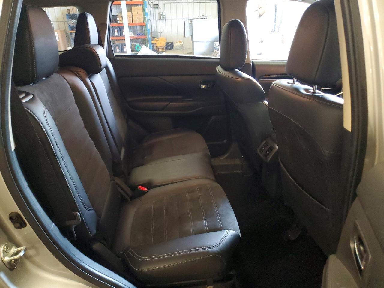 2019 MITSUBISHI OUTLANDER SE photo 31