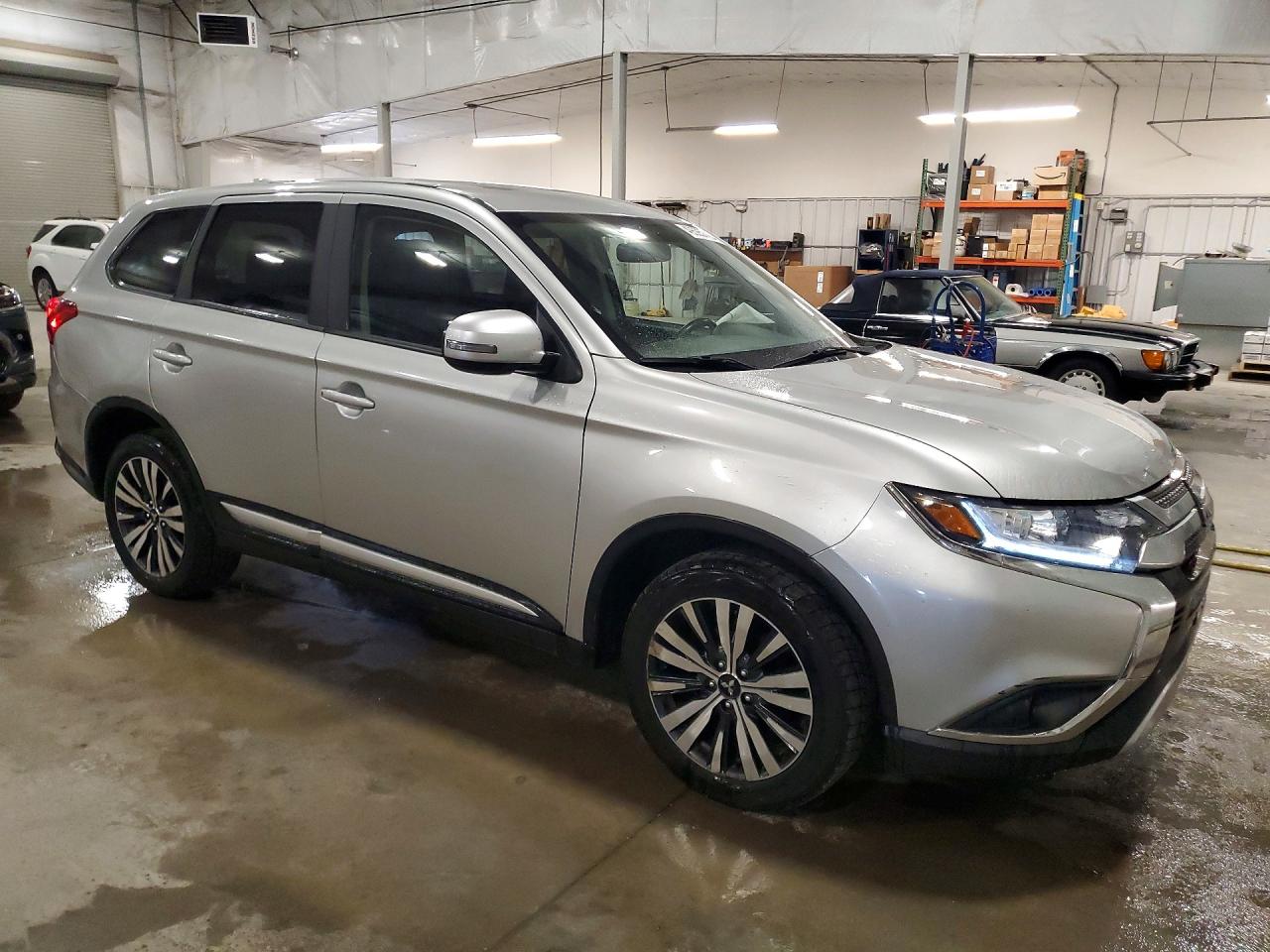 2019 MITSUBISHI OUTLANDER SE photo 10