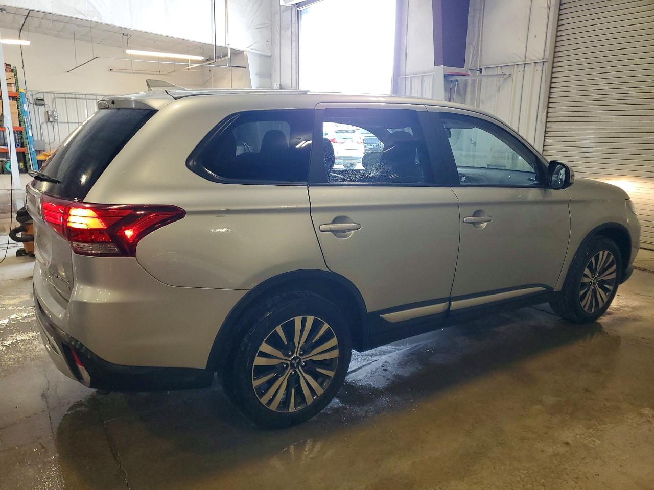 2019 MITSUBISHI OUTLANDER SE photo 7