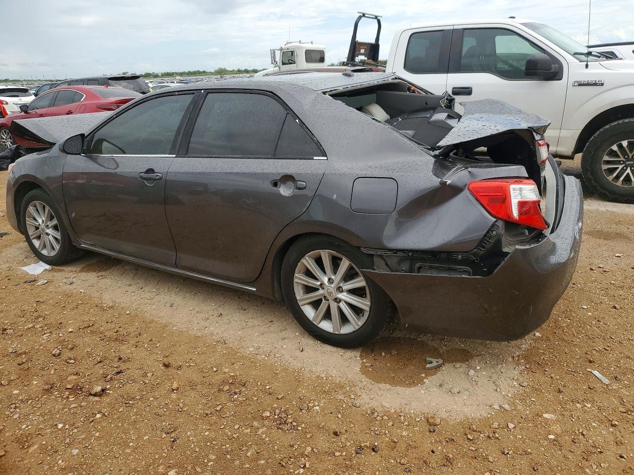 2012 TOYOTA CAMRY XLE photo 3