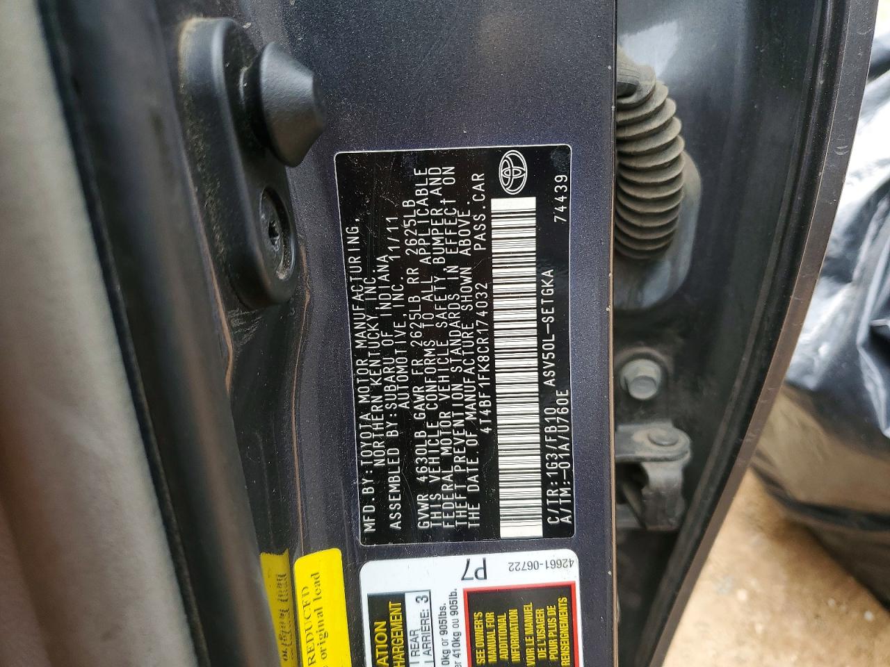 2012 TOYOTA CAMRY XLE photo 23