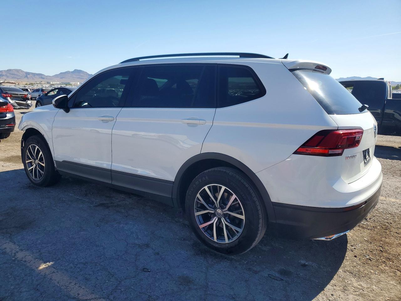 2021 VOLKSWAGEN TIGUAN S photo 2