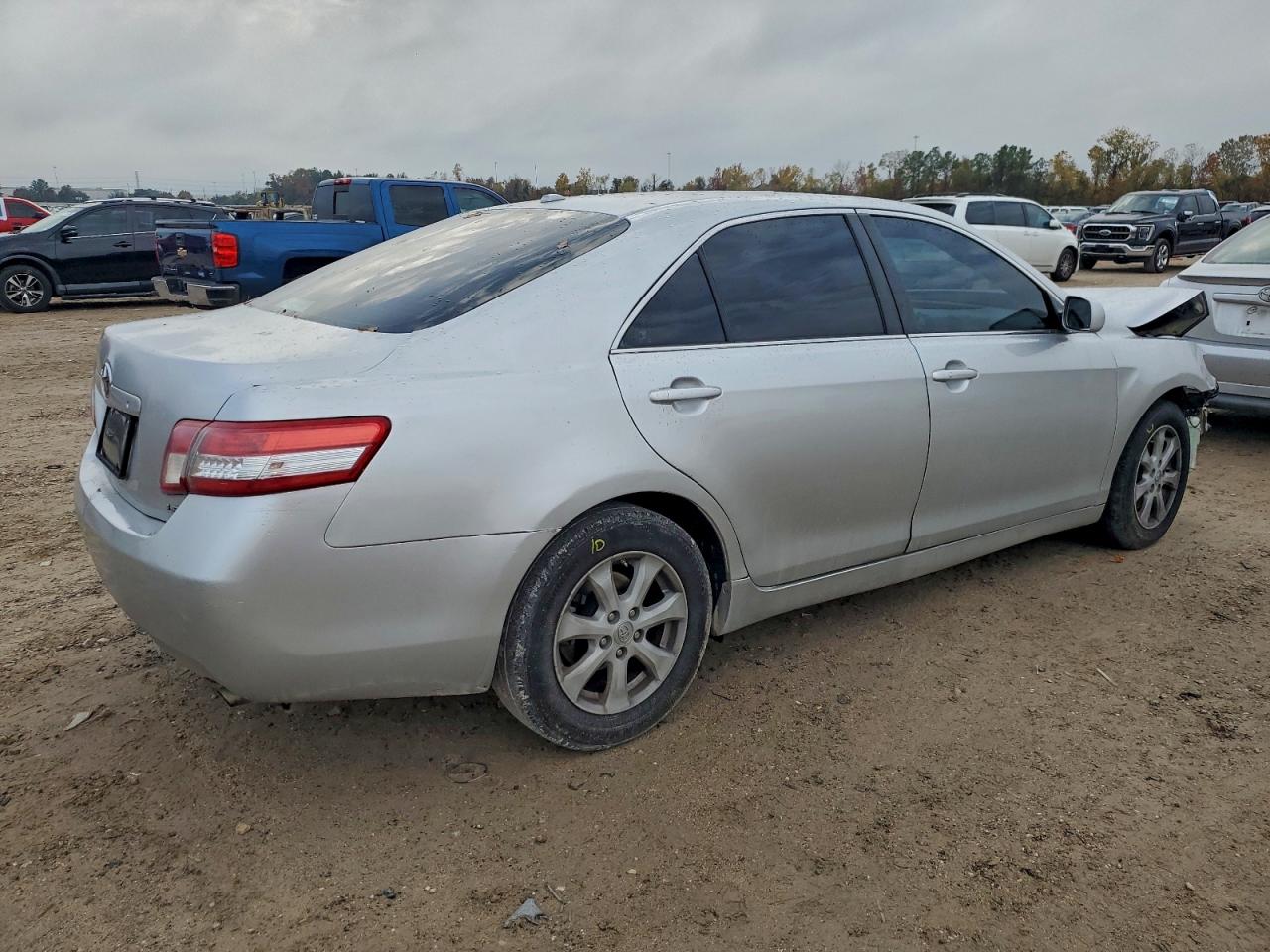 2011 TOYOTA CAMRY photo 7