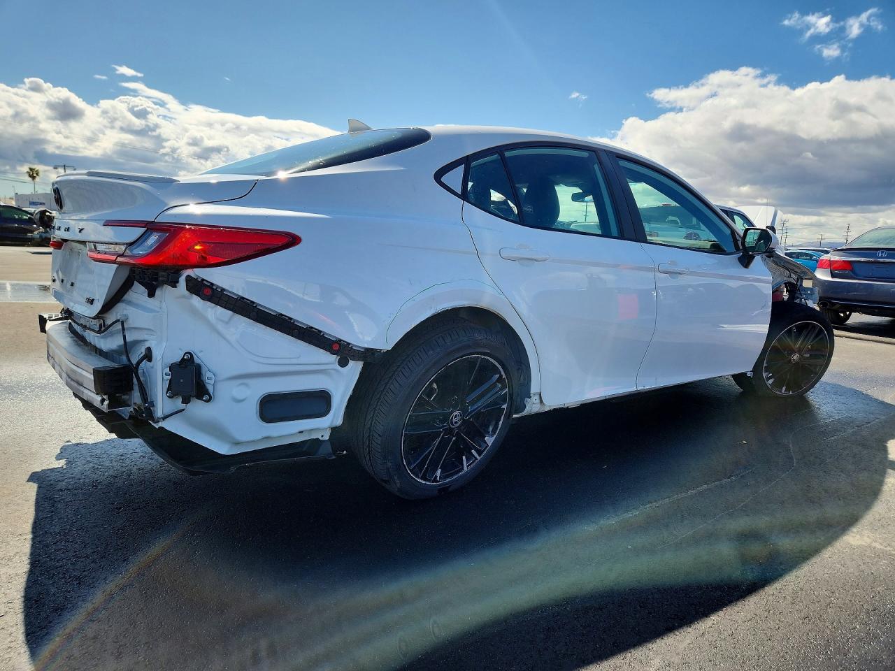2025 TOYOTA CAMRY SE photo 3
