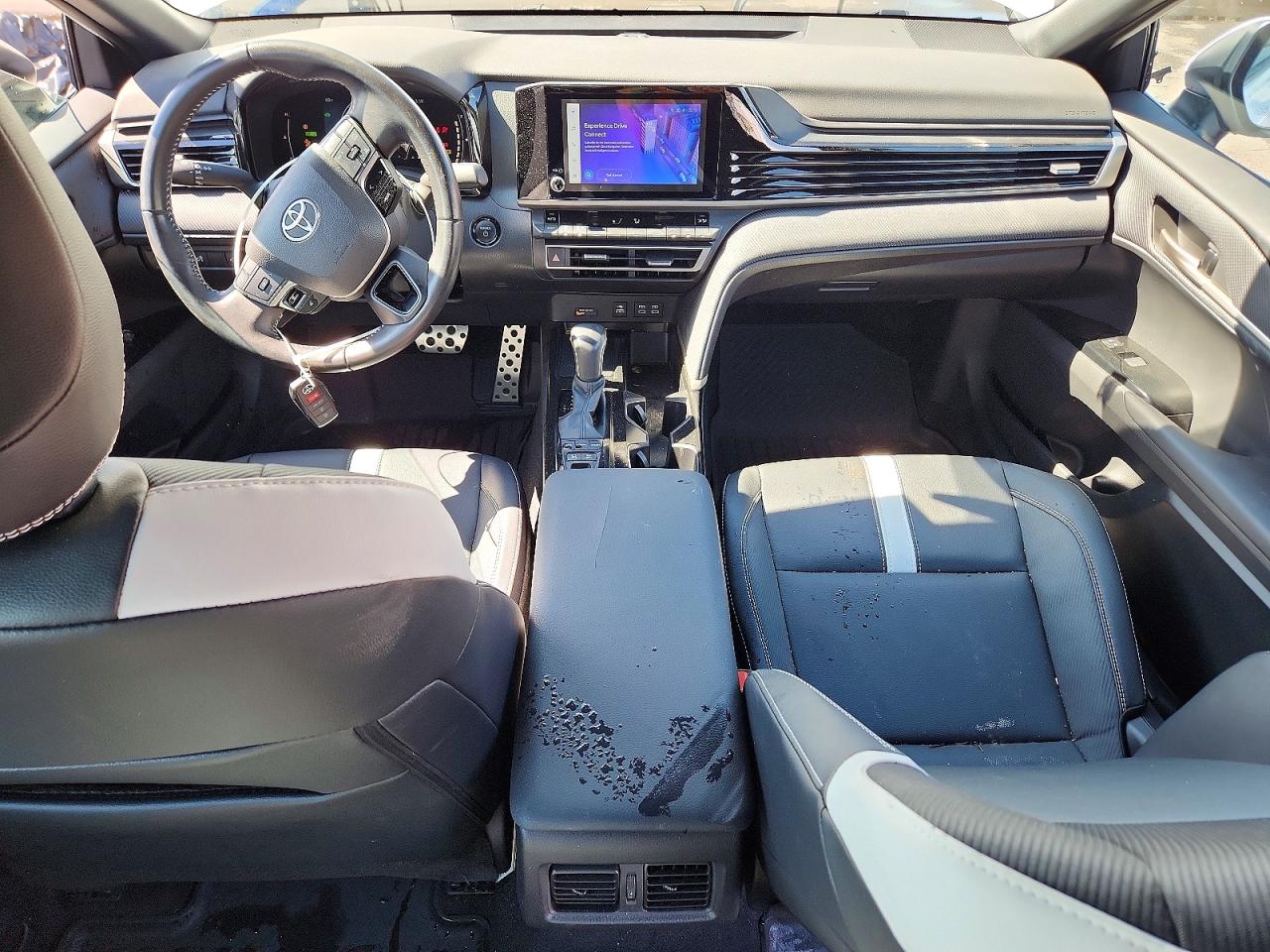 2025 TOYOTA CAMRY SE photo 8